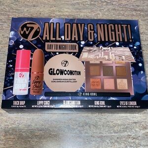 NEW Makeup set